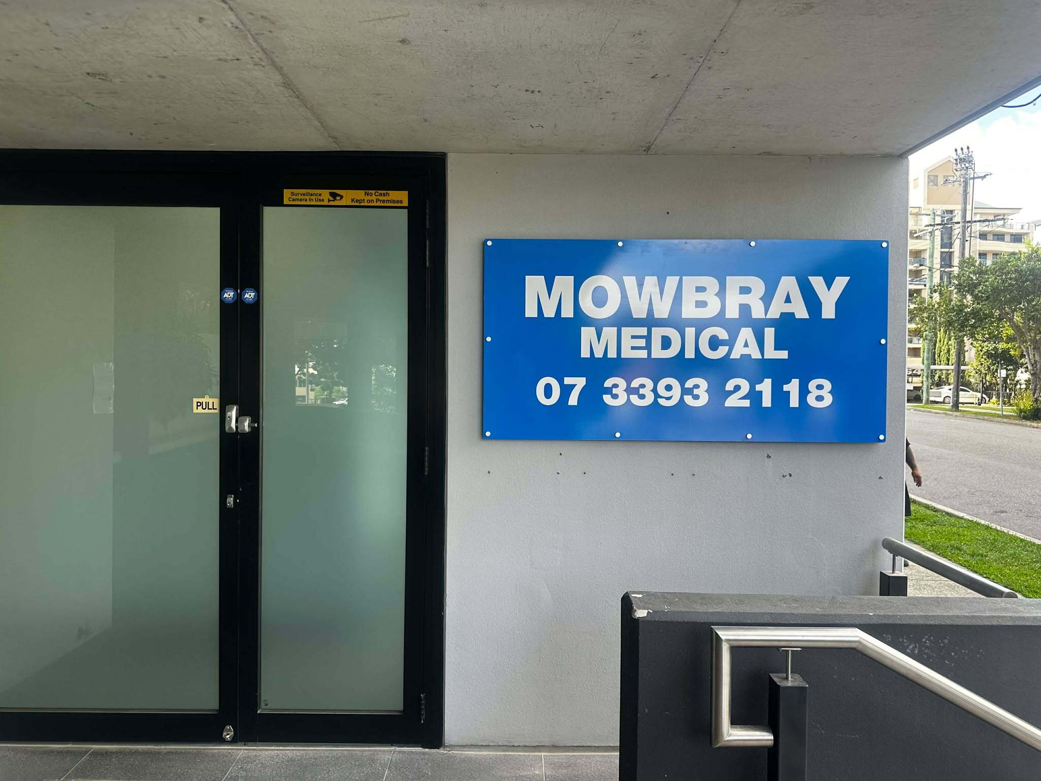 High Quality Custom Made Signage That Will Build Your Brand |  Mowbray Medical Centre by Signarama Brisbane CBD