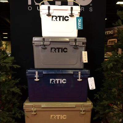 https://cdn.gorilladash.com/images/media/20672983/fully-promoted-usa-mm-0326-multi-color-rtic-cooler-square-69cec68eb1d17.jpg?auto=webp&crop=1%3A1%2Csmart&width=400