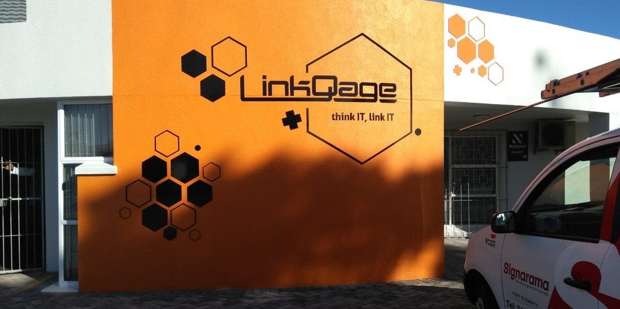 Outdoor Signs > Lettering