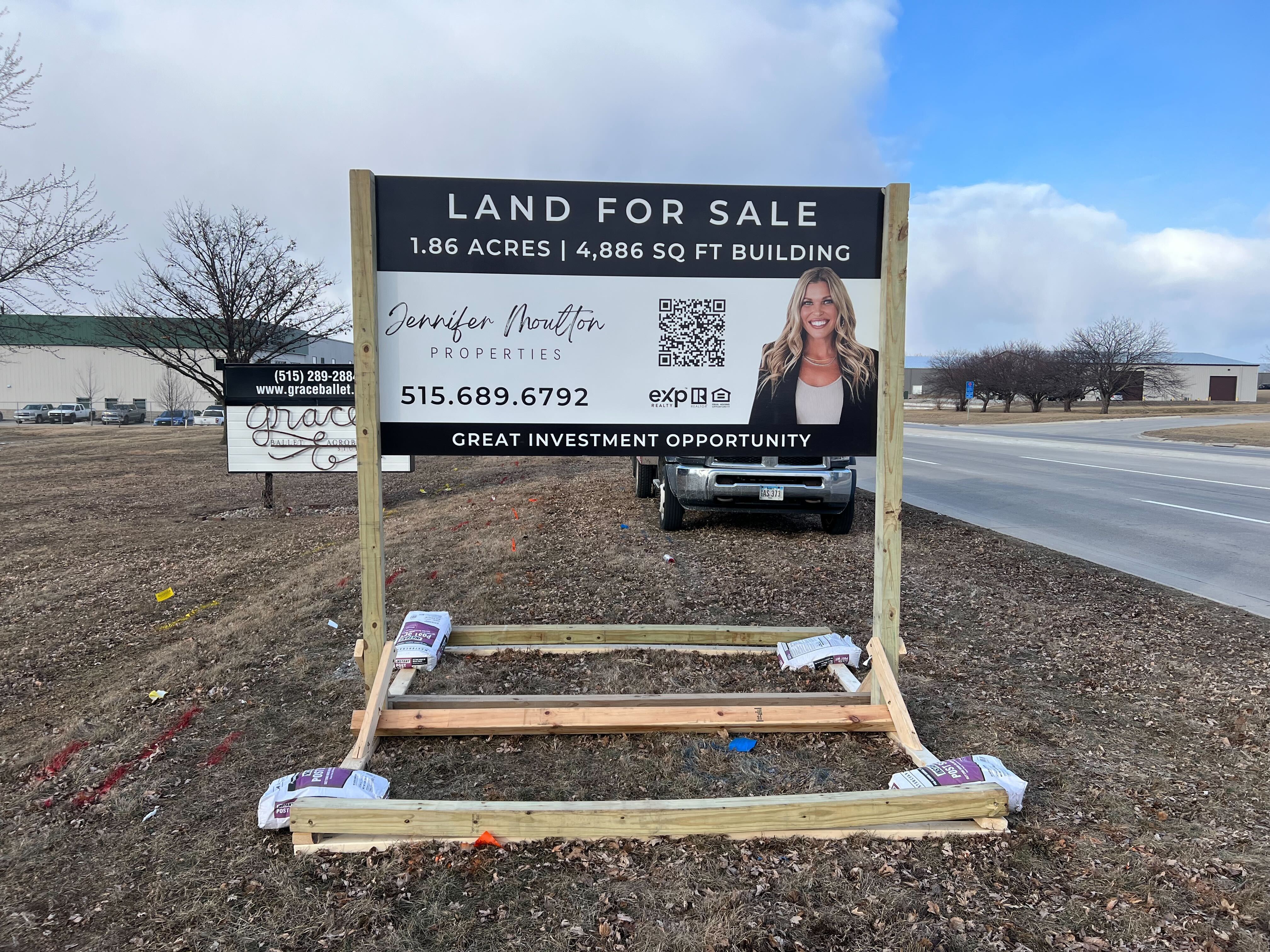 Commercial Real Estate Signs