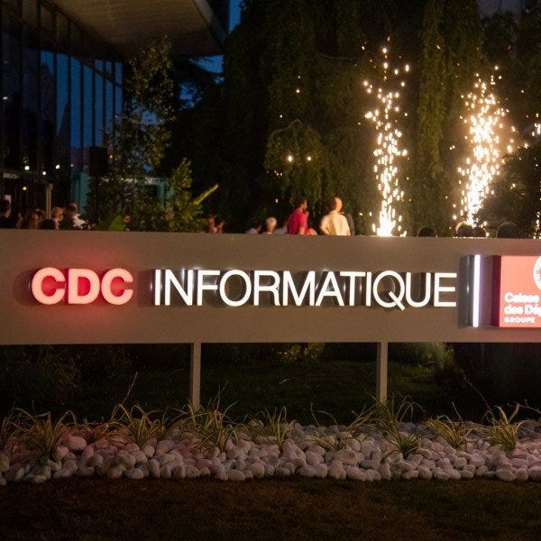Informatique Caisse des Dépôts enseigne lumineuse - Signarama Issy
