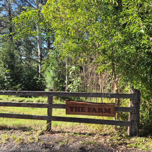 Who can make a TIMBER Farm / Property signage?