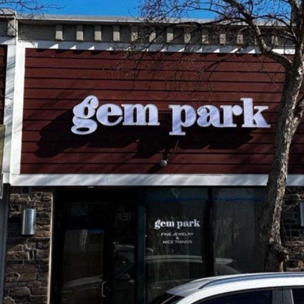 Channel Letter Sign Installation in Vienna VA | GEM Park Custom Jewelry Storefront & Dimensional Lettering