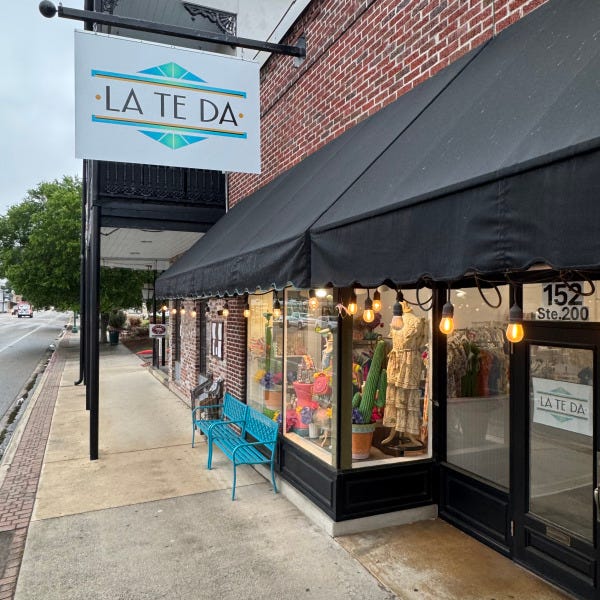 La Te Da_New Exterior Sign2