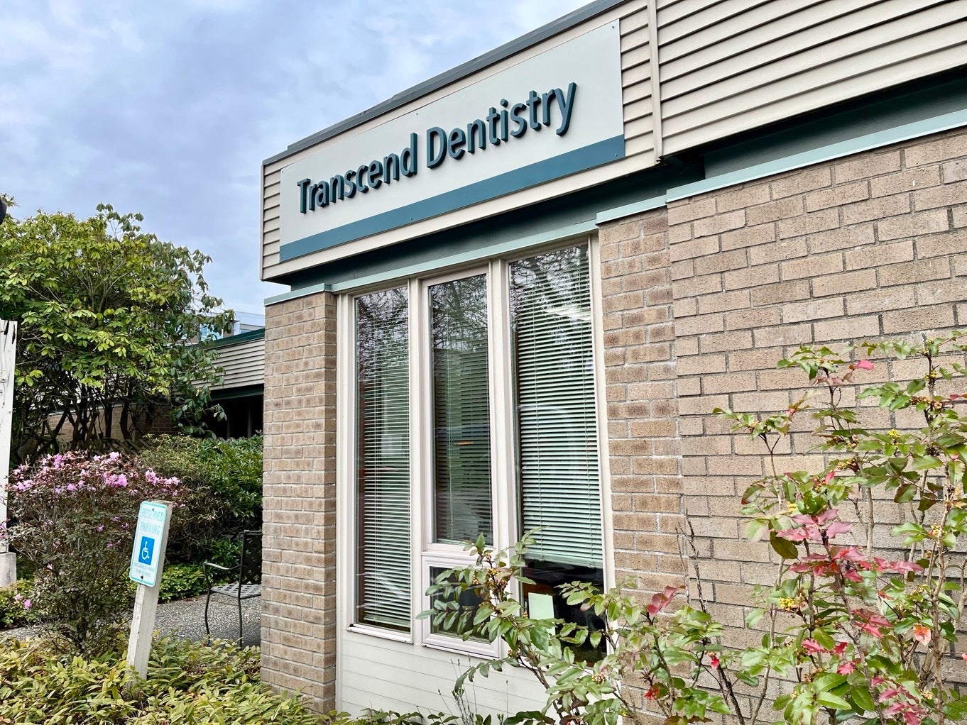 Exterior Dimensional Business Signs for Dentists in Kirkland & Bellevue | Custom Building Signs by Signarama Redmond
