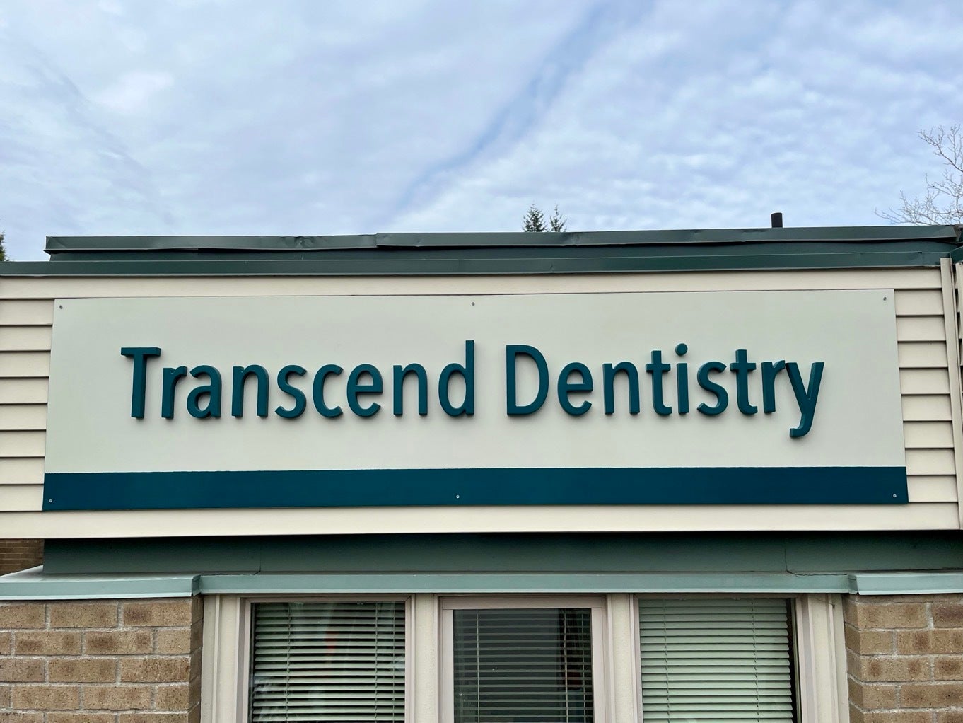 Exterior Dimensional Business Signs for Dentists in Kirkland & Bellevue | Custom Building Signs by Signarama Redmond