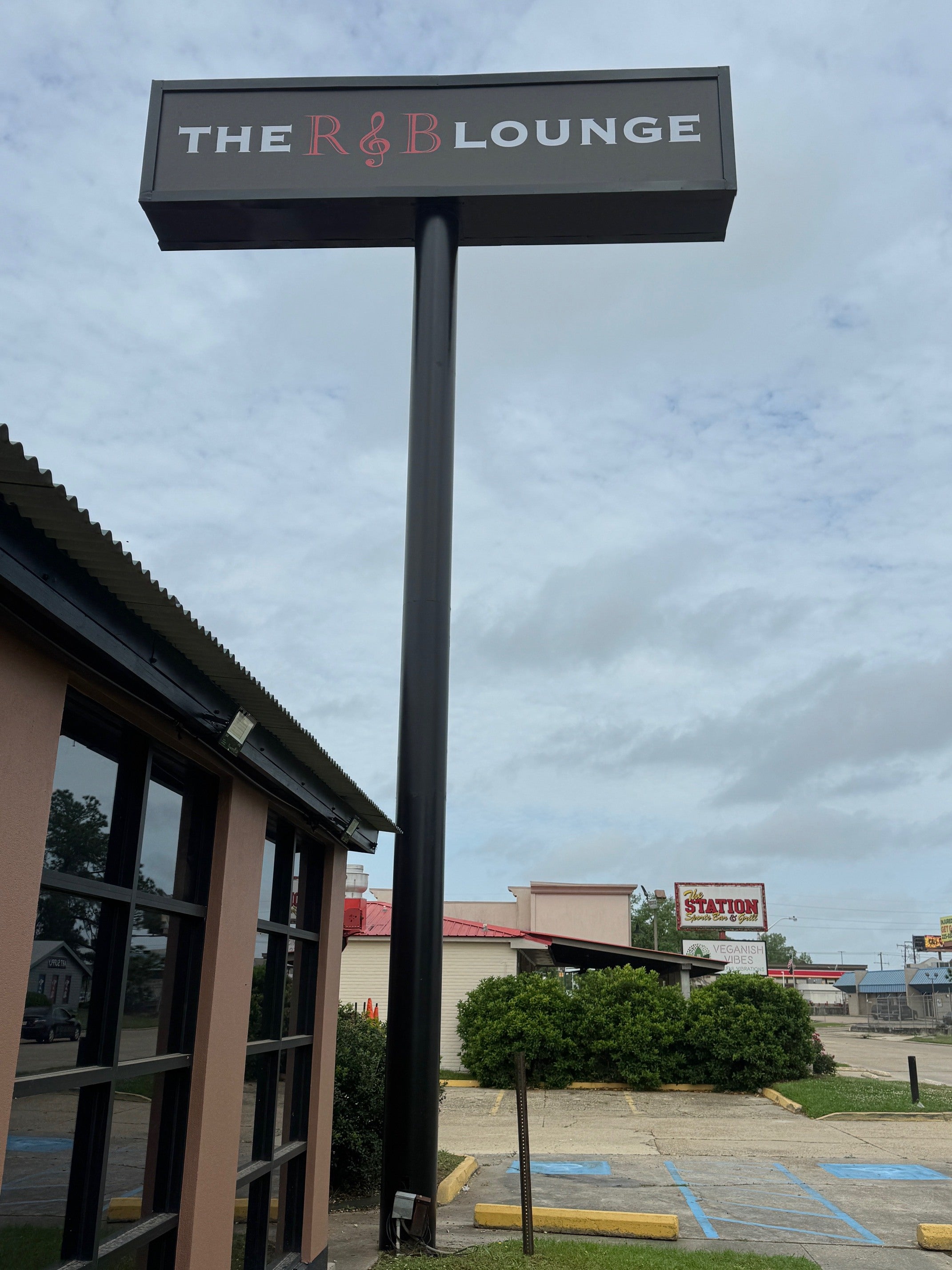Retrofitted Pylon Sign from Fluorescent to LED, Flex Face