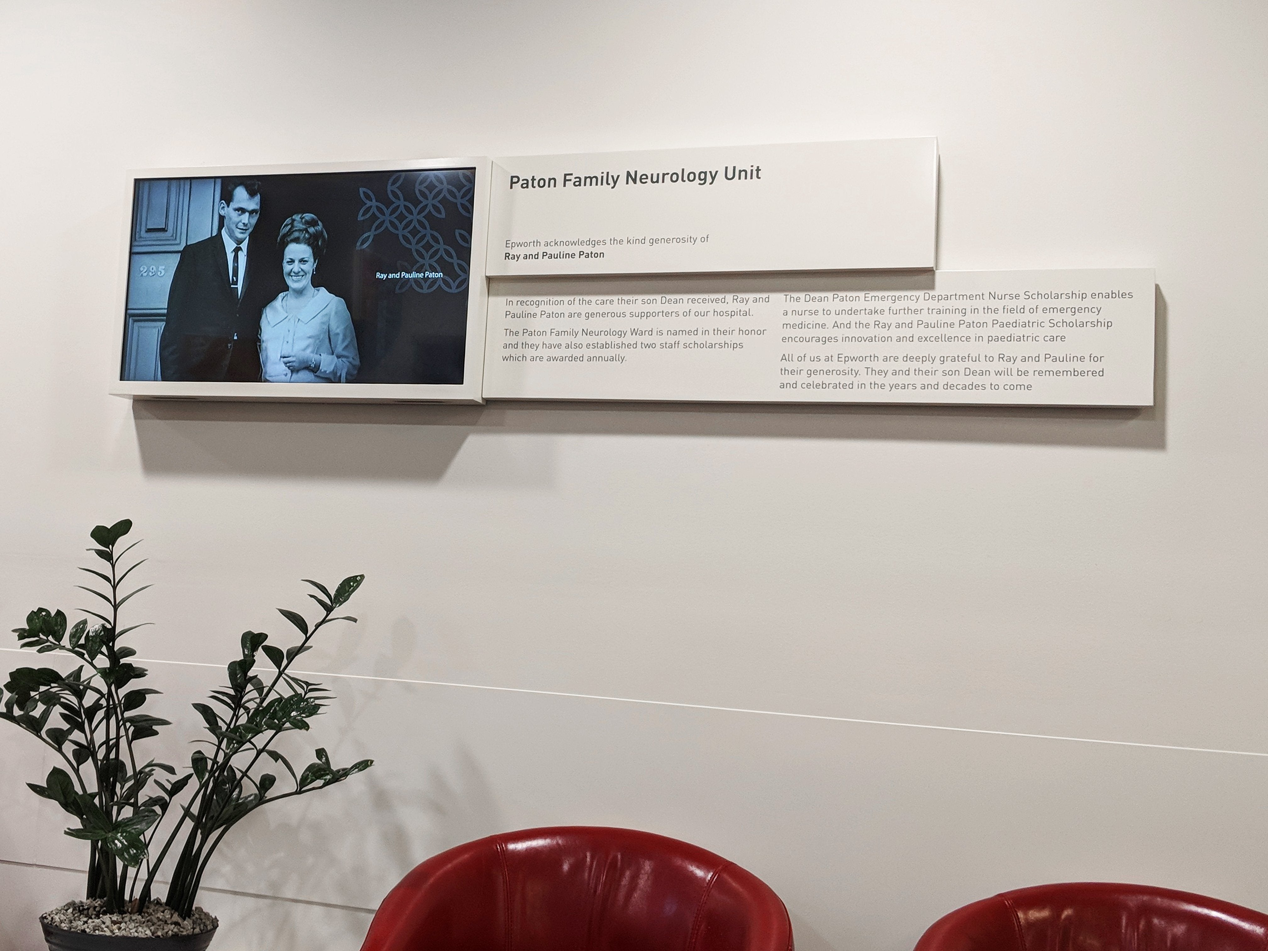 2 tier donor sign with tv