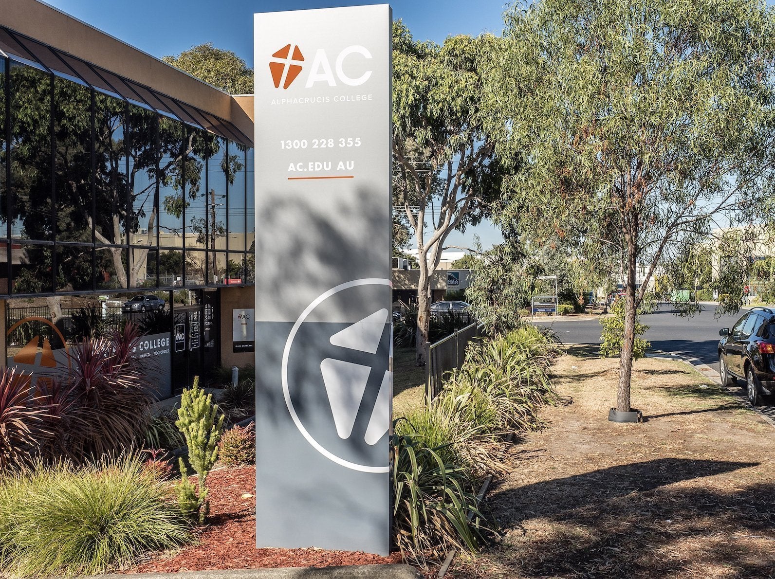 Alphacrusis Pylon and Entrance Graphics