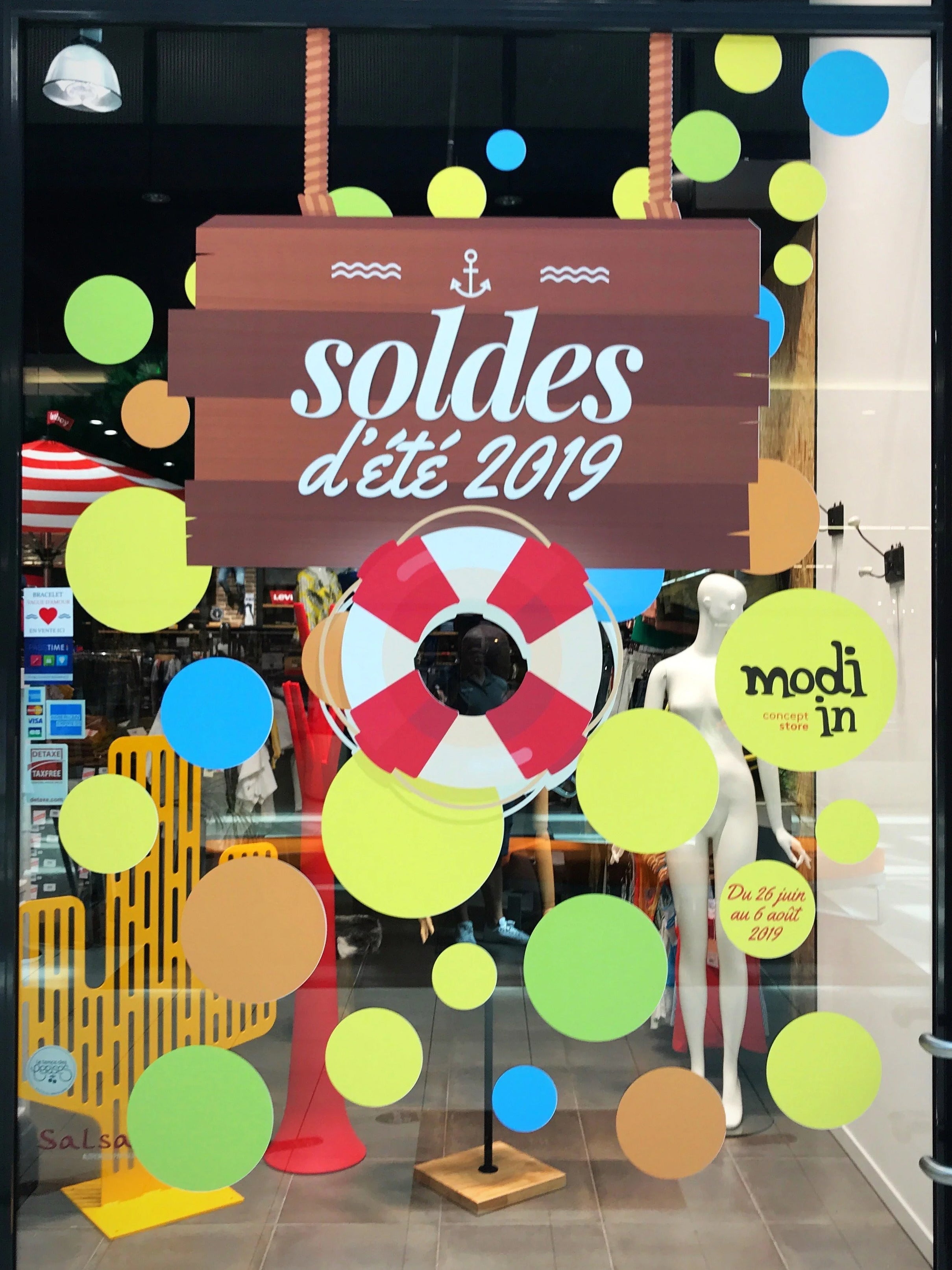 Vitrophanie et décors adhésifs
