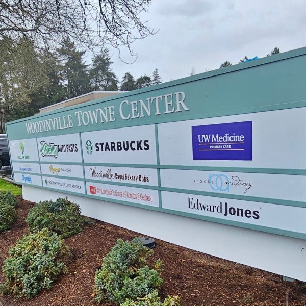 Spring and Summer Signage Tips for Commercial Property Managers in Woodinville & Redmond - Woodinville Towne Center, Woodinville, WA