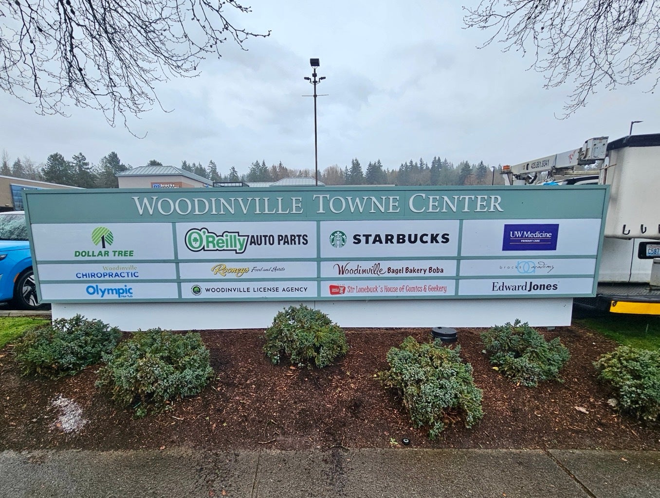 Spring and Summer Signage Tips for Commercial Property Managers in Woodinville & Redmond - Woodinville Towne Center, Woodinville, WA