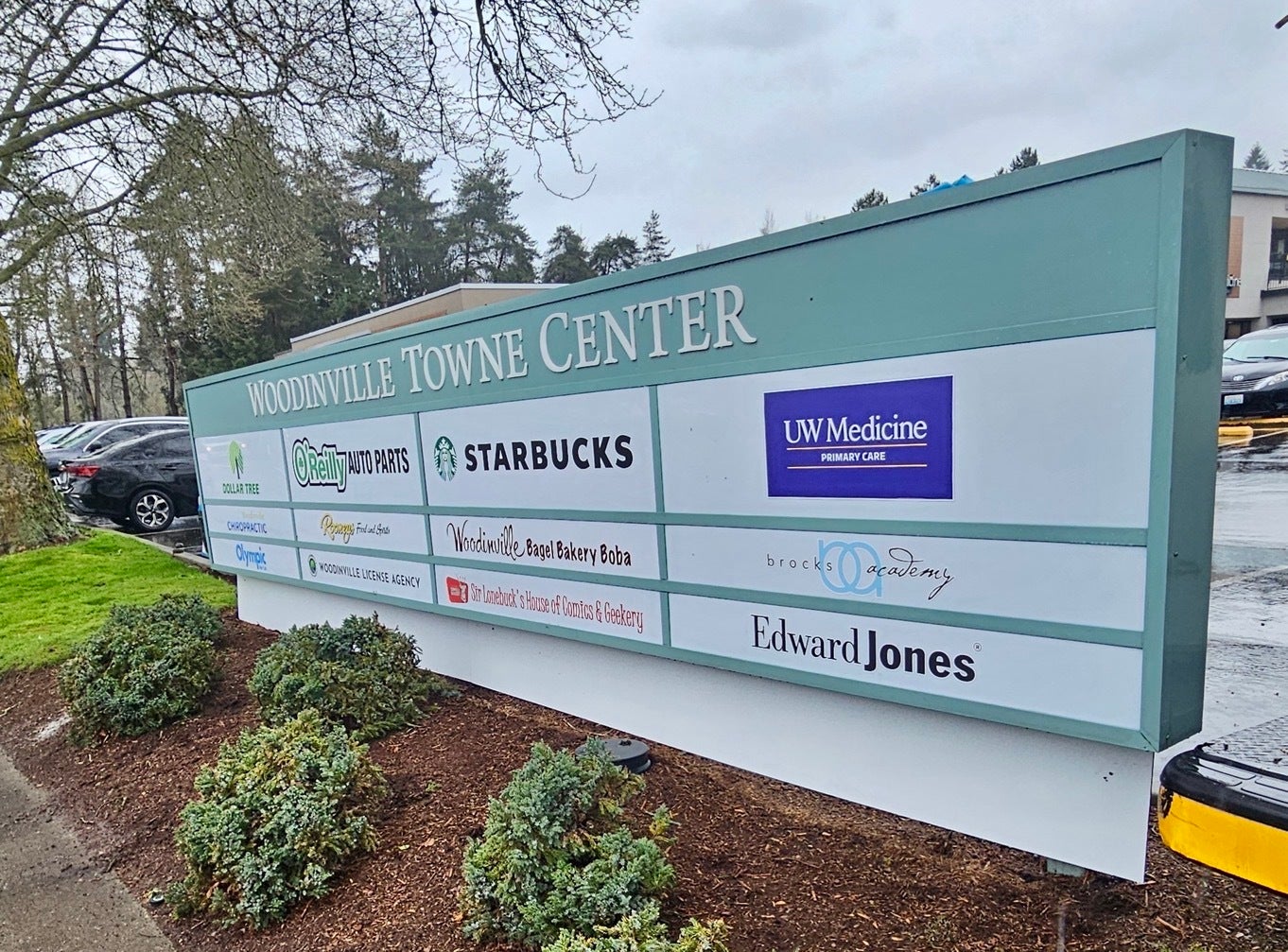 Spring and Summer Signage Tips for Commercial Property Managers in Woodinville & Redmond - Woodinville Towne Center, Woodinville, WA