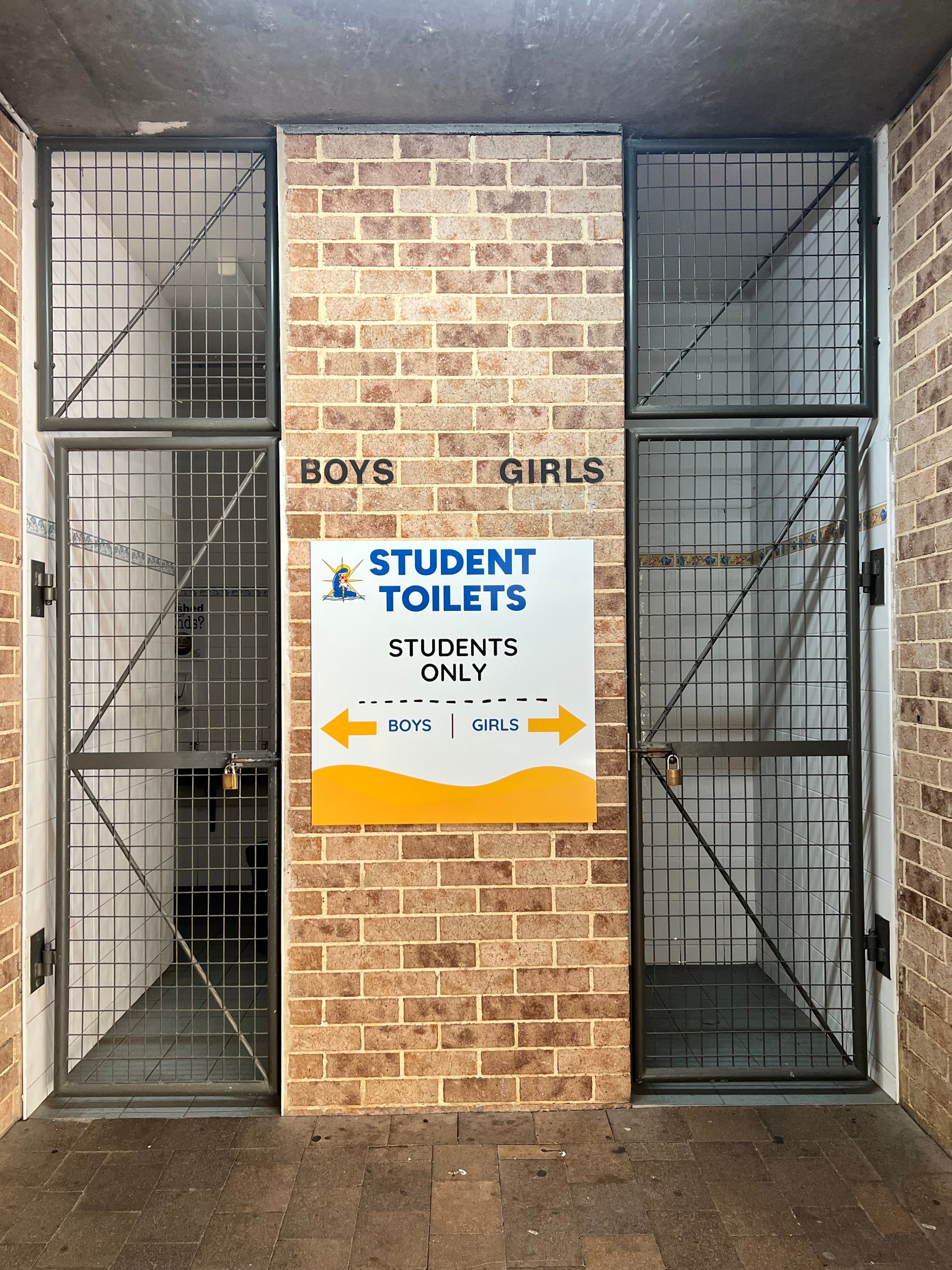 Durable & Professional Aluminium Composite Panel Post Signage