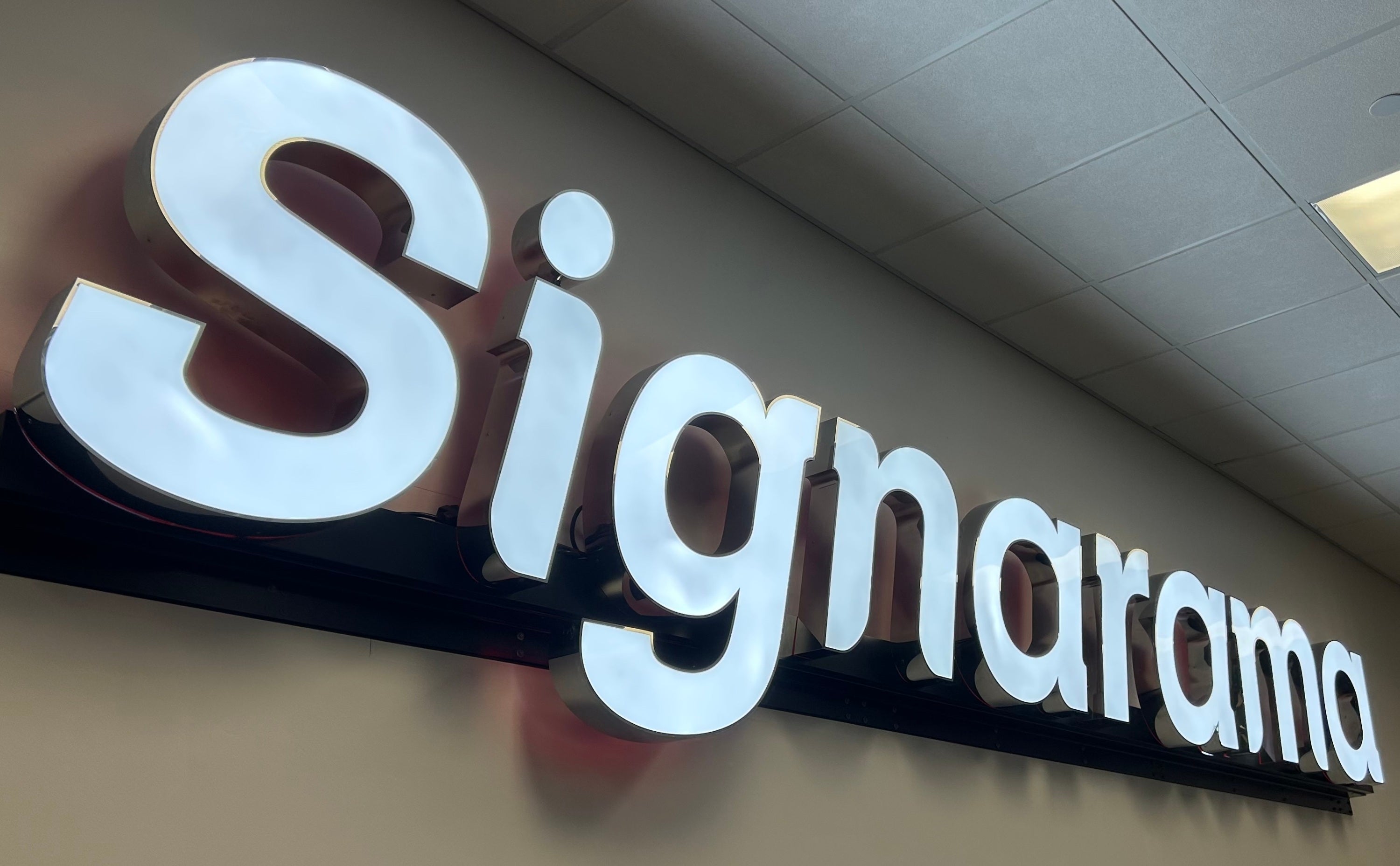 5 Signs Your Pittsburgh North Business Needs New Signage in 2026