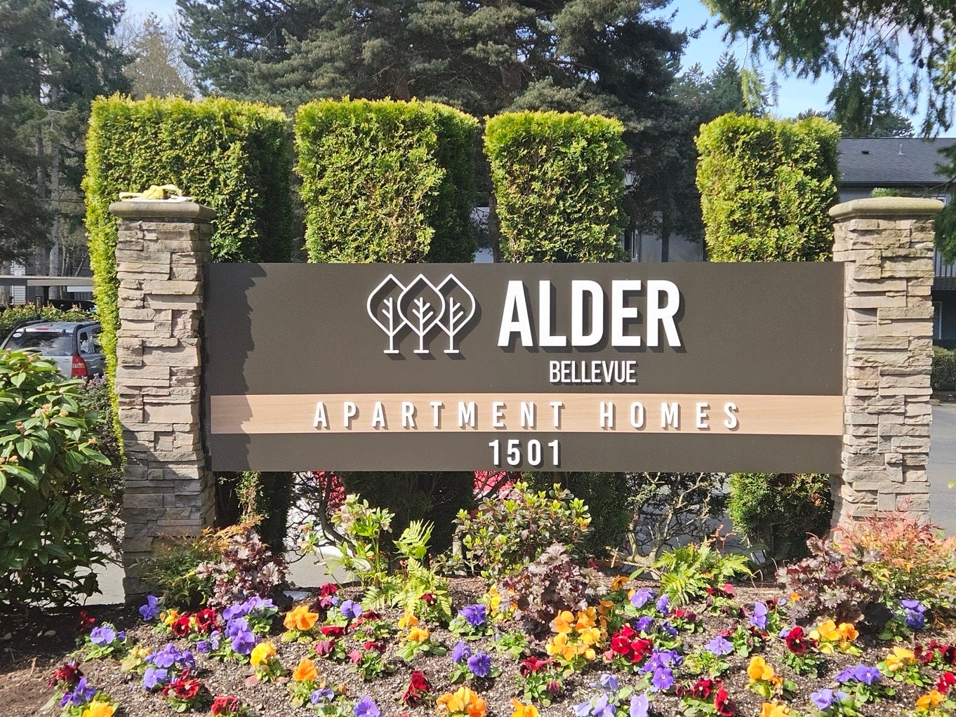 Best Outdoor Sign Materials: Redmond Business Guide