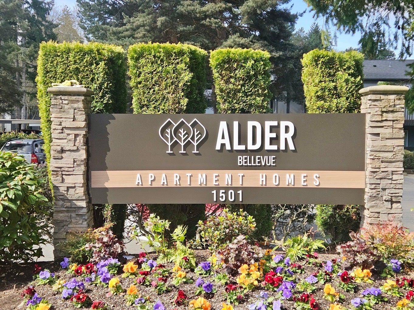 Why Monument Signs Are a Smart Investment for Residential Communities in Bellevue, Kirkland, and Redmond - Signarama Redmond, WA