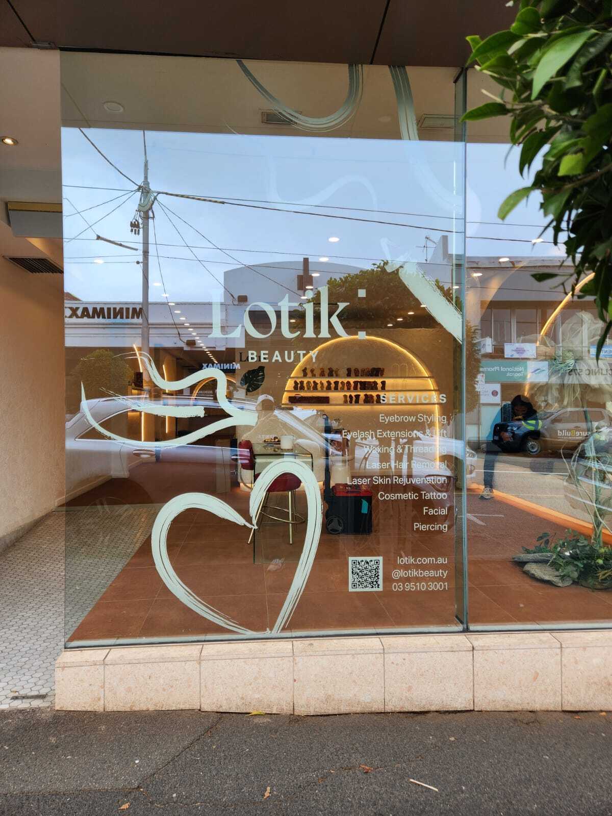 How Shopfront Signage Helps Beauty, Hospitality and Retail Businesses Attract More Customers