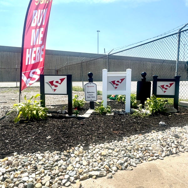 Perfect Weather for High‑Visibility Outdoor Signs
