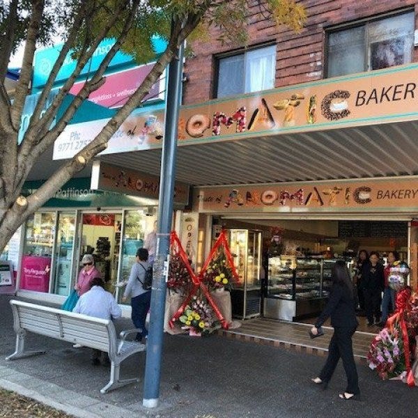 shopfront signage / design / customize