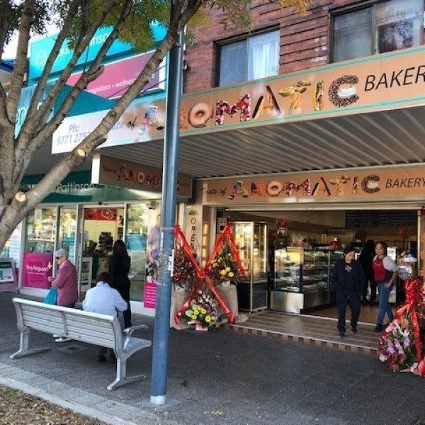 taste of aromatic bakery- storefront signage & lightbox