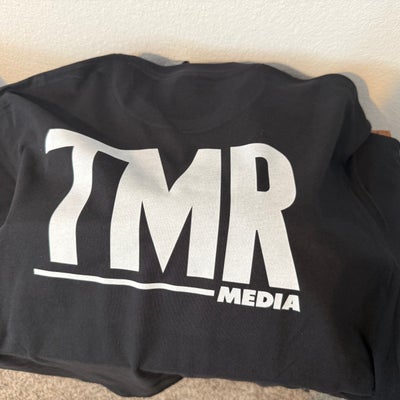 https://cdn.gorilladash.com/images/media/21291061/fully-promoted-usa-branded-tshirt-square-69f0cbe8696c0.jpeg?auto=webp&crop=1%3A1%2Csmart&width=400