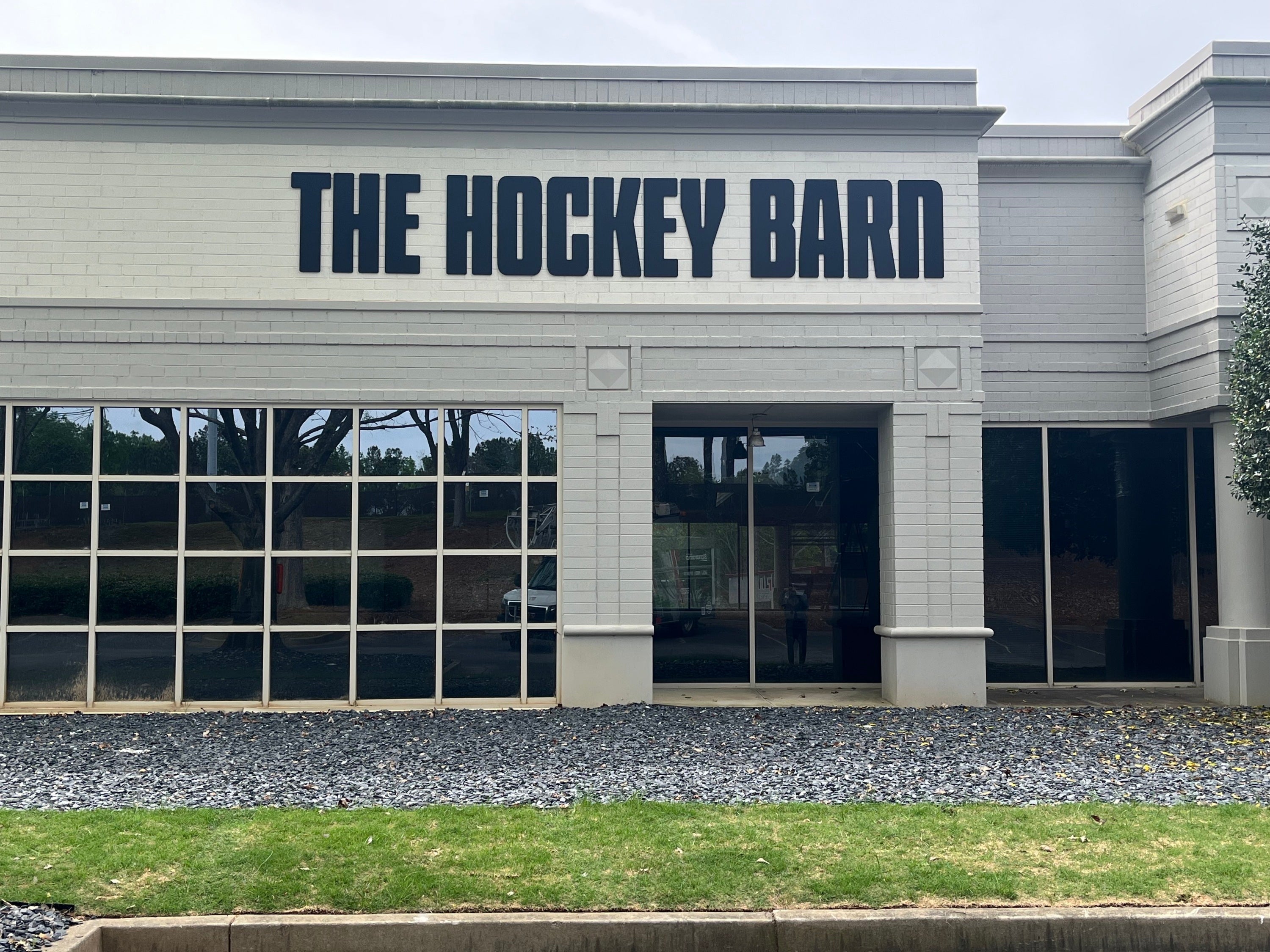 Non Illuminated Building Signs: Dimensional Letters for Clean, Professional Branding