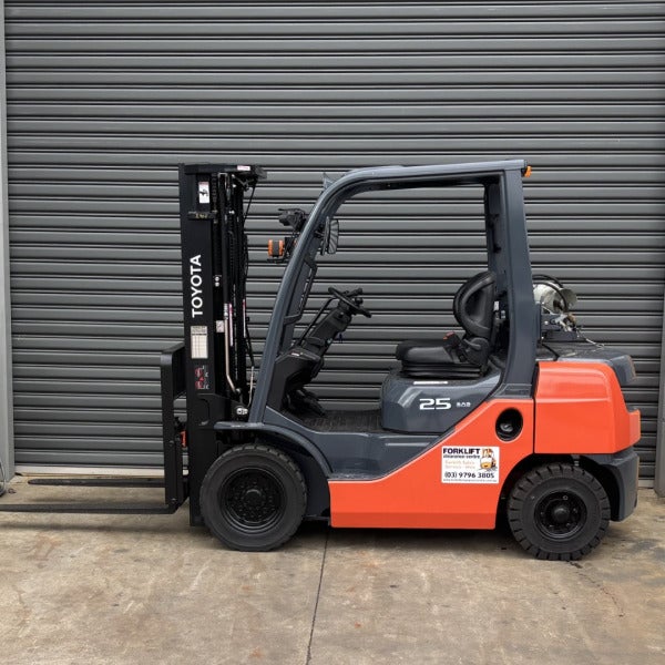 Used Toyota LPG Forklift #2402