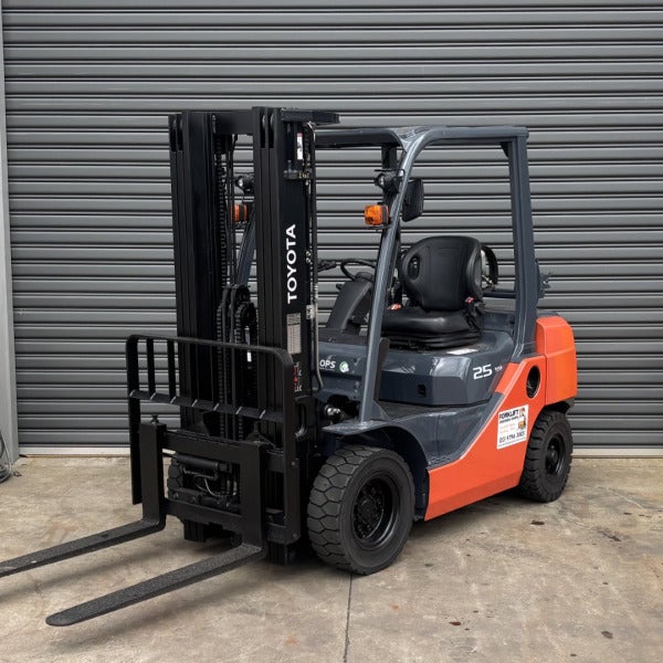 Used Toyota LPG Forklift #2402