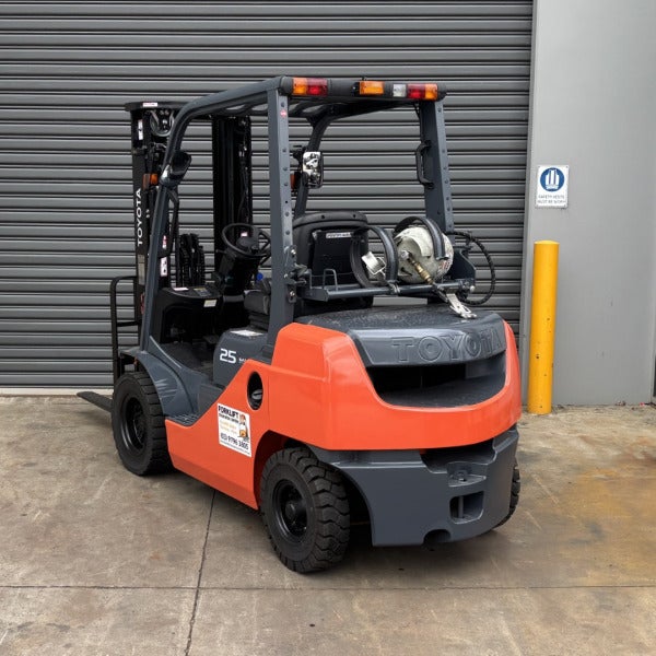 Used Toyota LPG Forklift #2402