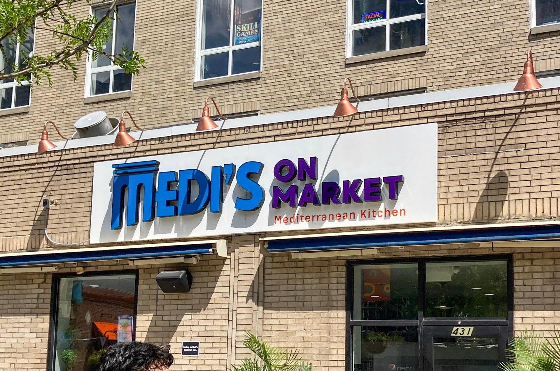 Downtown Pittsburgh Channel Letter Signs for Medi’s On Market Ahead of the NFL Draft