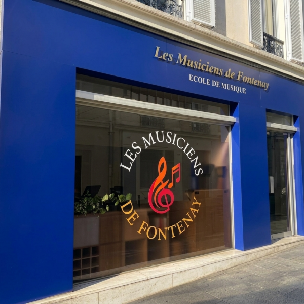 Habillage façade : enseigne et vitrine
