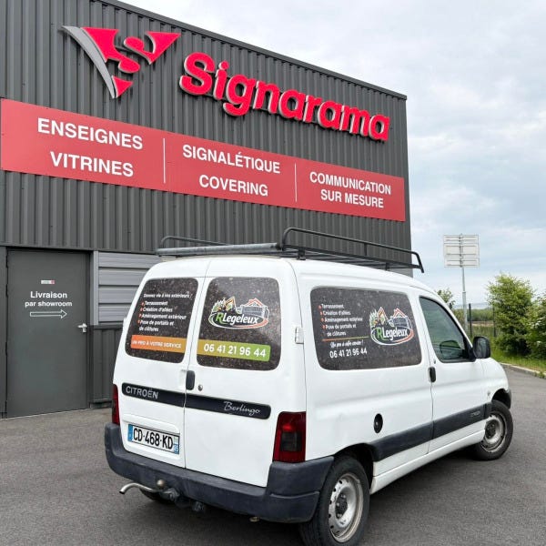 Marquage personnalisé sur véhicule utilitaire professionnel