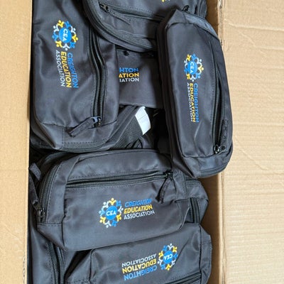 https://cdn.gorilladash.com/images/media/21365579/fully-promoted-usa-fanny-pack-square-6a0b840b85350.jpeg?auto=webp&crop=1%3A1%2Csmart&width=400