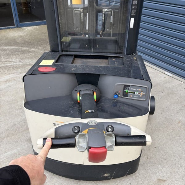 Used Crown Electric Walkie Reach #W371