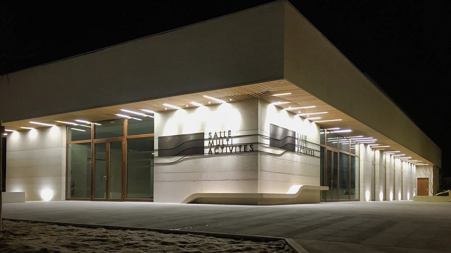 Enseigne métal en lettres découpées Mairie de Saint Sauveur