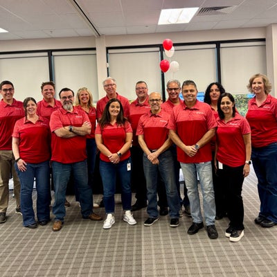 https://cdn.gorilladash.com/images/media/21371791/fully-promoted-usa-snap-on-team-shirts-square-6a0e0e8522a83.jpeg?auto=webp&crop=1%3A1%2Csmart&width=400