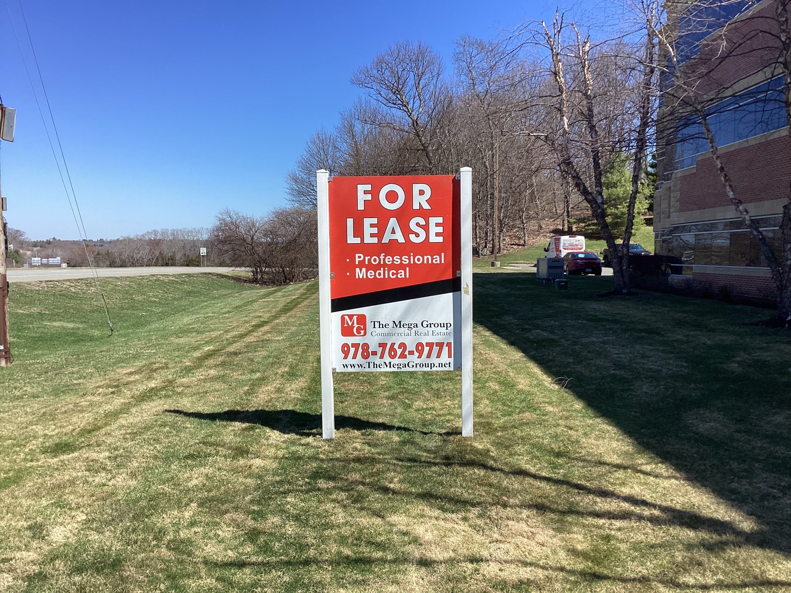 Commercial Real Estate Signage in Danvers MA | North Shore Boston For Lease Signs