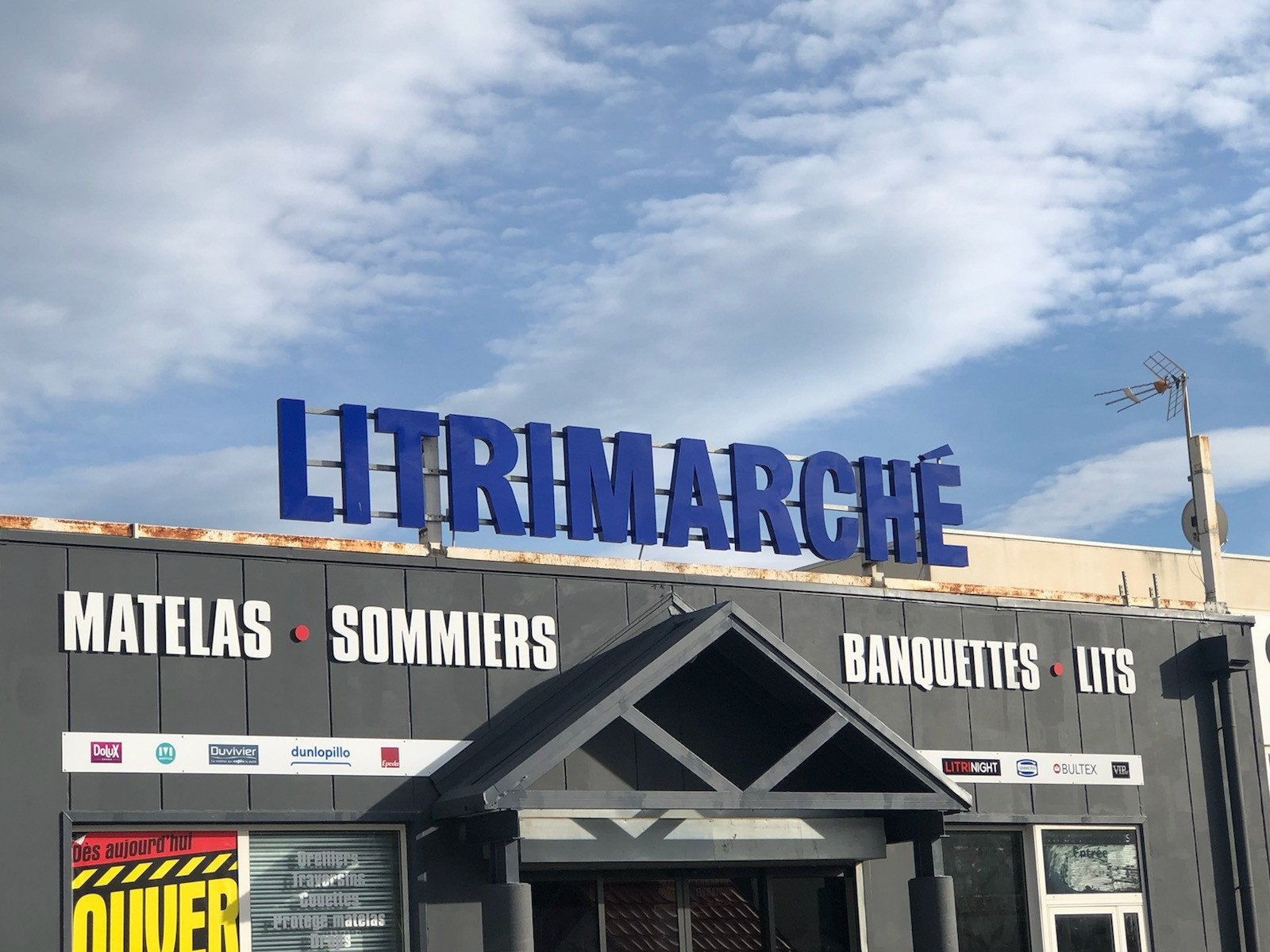 ENSEIGNE-LUMINEUSE-MONTPELLIER-OCCITANIE
