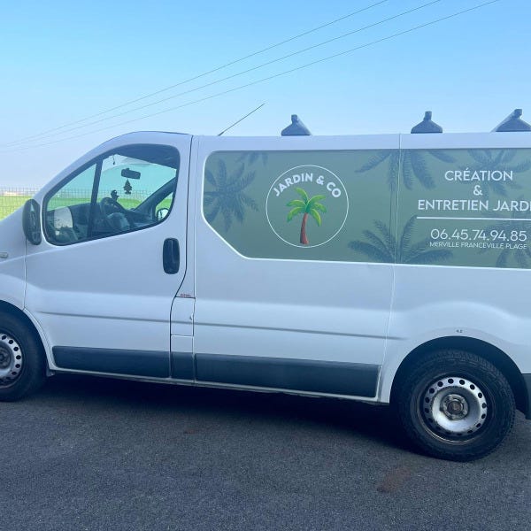 MARQUAGE PERSONNALISE SUR VEHICULE PROFESSIONNEL