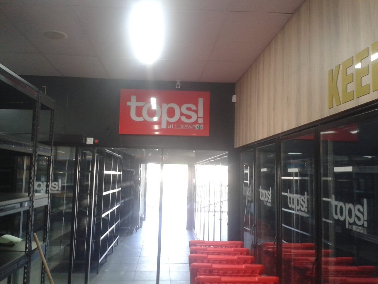 SilverOaks Tops