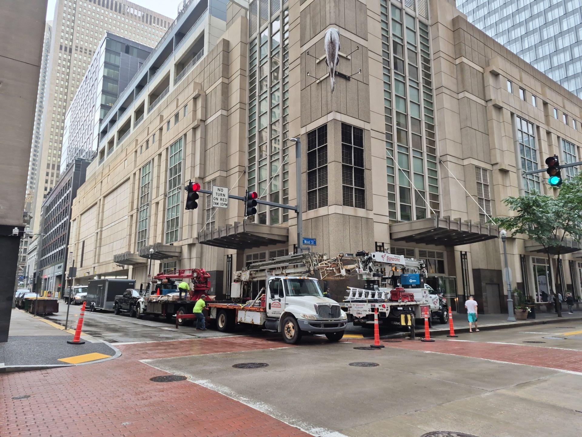 Safe Signage Removal - McCormick & Schmick’s- Pittsburgh