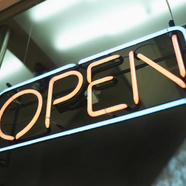 How Business Signs Impact Buyer Psychology in Brookfield, CT