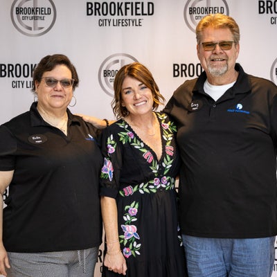 https://cdn.gorilladash.com/images/media/21401000/fully-promoted-usa-bclm-launch-team-pose-web-square-6a18a2c1cb3cd.jpg?auto=webp&crop=1%3A1%2Csmart&width=400