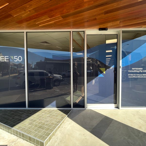 Fifteen 50_Window one-way vision_Echuca Moama Signarama
