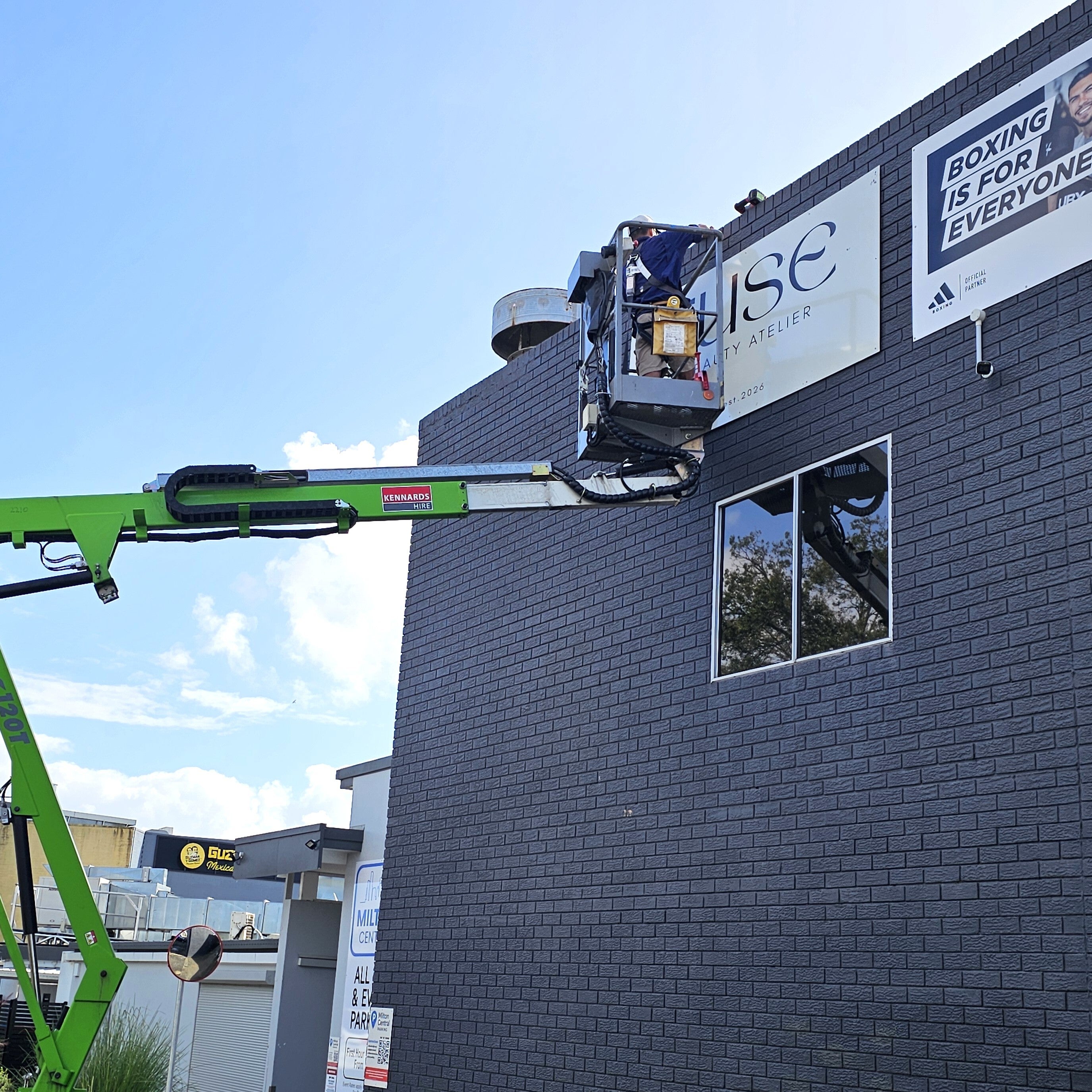 3D Illuminated Signs, Lightboxes, Wall Graphics and ACP panels