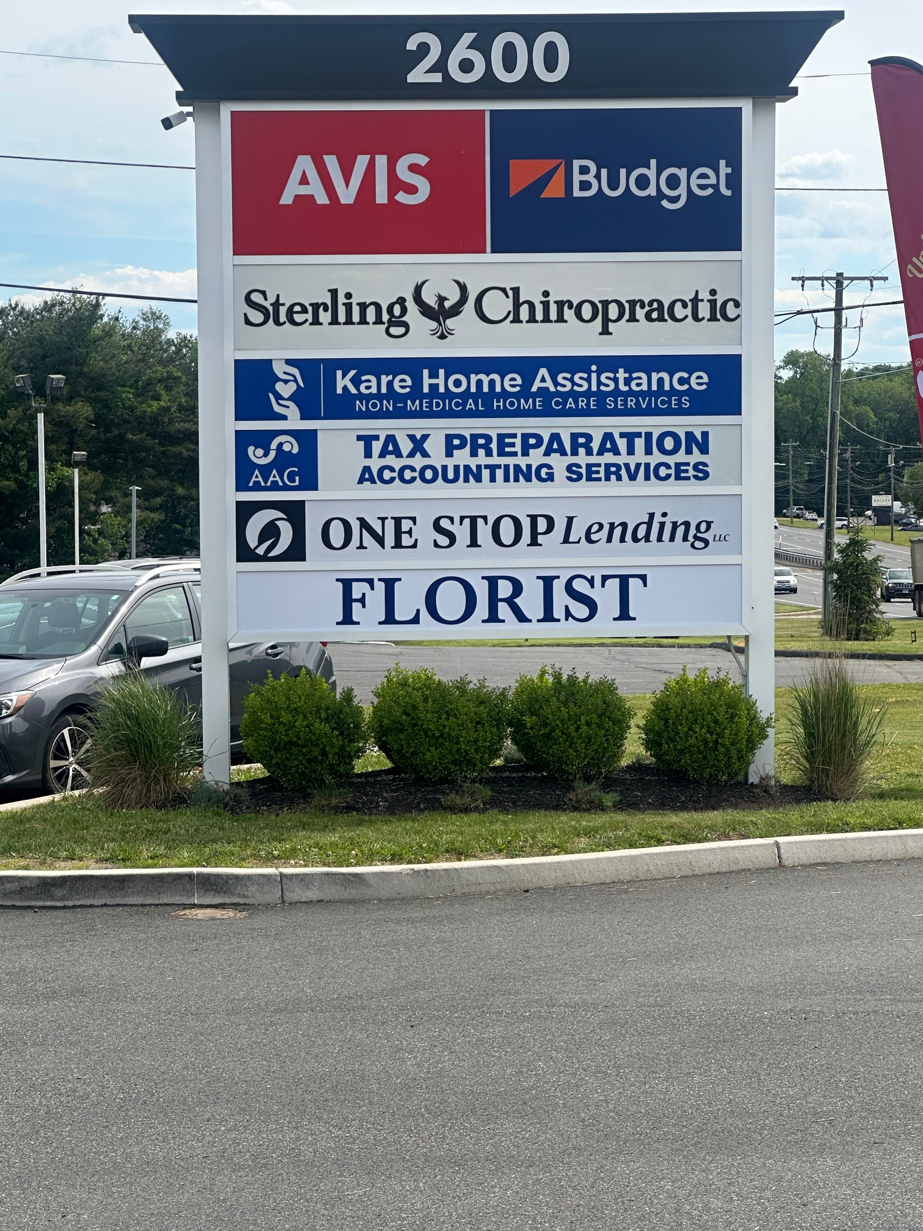 Custom Light Box Sign & Pylon Sign Face Installation for One Stop Lending – Newington, CT
