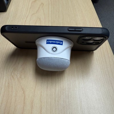 https://cdn.gorilladash.com/images/media/21419447/fully-promoted-usa-rademaker-bluetooth-speaker-square-6a23117ee263c.jpeg?auto=webp&crop=1%3A1%2Csmart&width=400