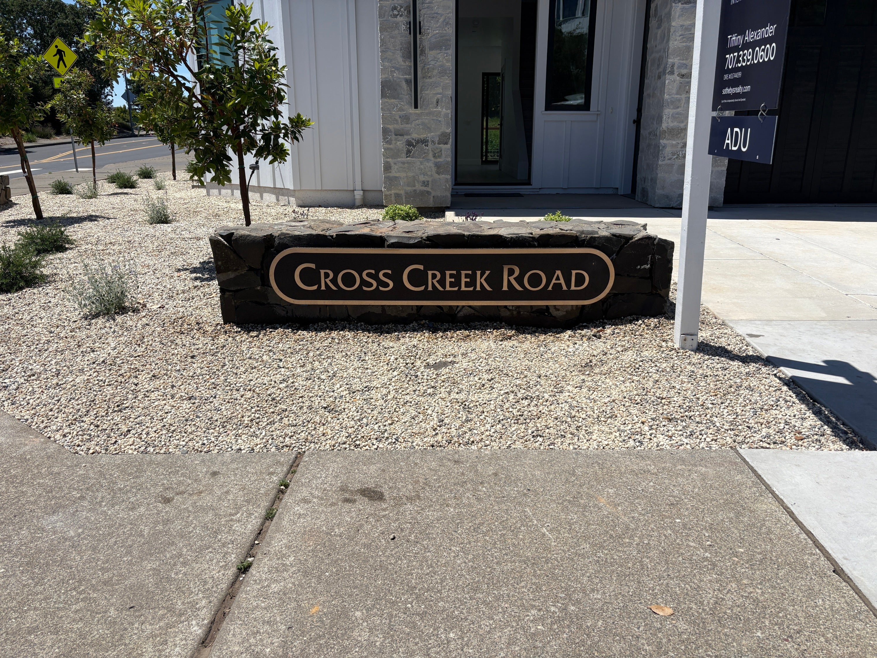 Bronze Plaque Neighborhood Signs Help Fountain Grove Continue Its Recovery and Beautification
