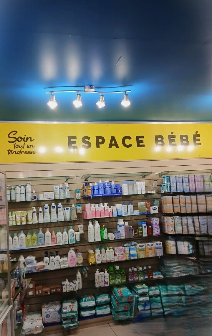 Branding Intérieur pharmacie - Impression vynil et pose tête de gondole - Signarama Côte d'ivoire Abidjan Cocody